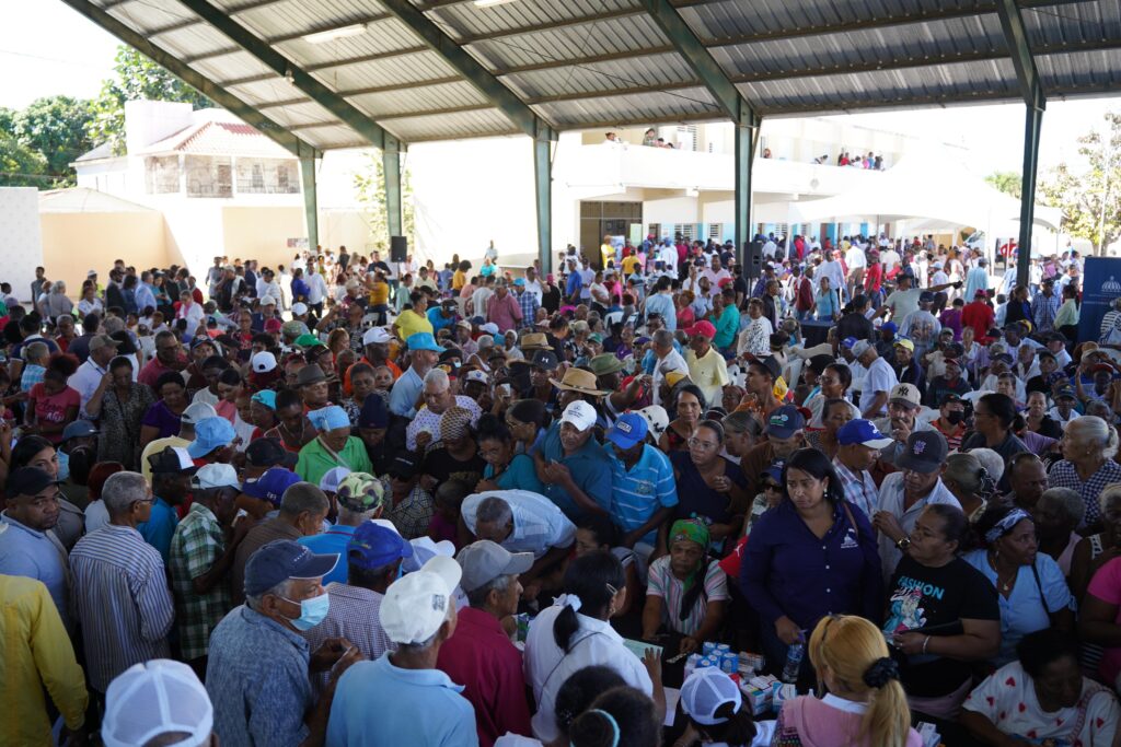 comunitarios y comunitarias de dajabón acuden a jornada de servicios sociales de supérate