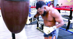 Carlos Adames (Caballo Bronco) durante una sesión de trabajo en preparación para su combate el próximo 25 de febrero.