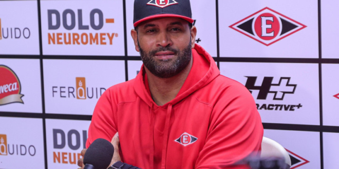 Albert Pujols era un hombre feliz durante el encuentro con los periodistas este sábado.Fuente externa