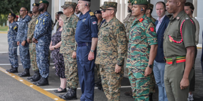 Los jefes de Defensa del Caribe y del Reino Unido participantes en un cónclave en el Ministerio de Defenda del país.Fuente externa