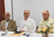 El presidente de la ADP, Eduardo Hidalgo, el nuevo ministro de Educación, Luis Miguel De Camps, junto a Rafael -Pepe- Abreu, presidente de la Confederación Nacional de la Unidad Sindical en la sede del gremio magisterial.